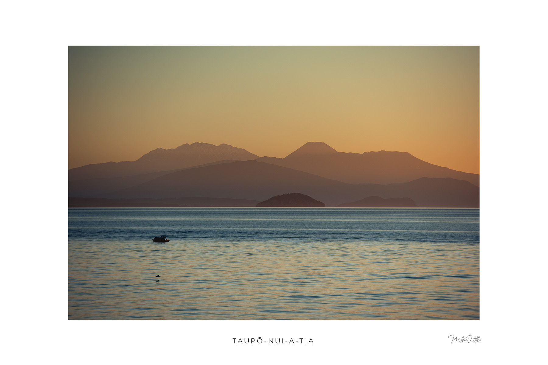 The full name of the lake is Taupō-nui-a-Tia, which means the great cloak of Tia. Tia, one of the great fighting chiefs of the Arawa Canoe, is credited with discovering the lake.