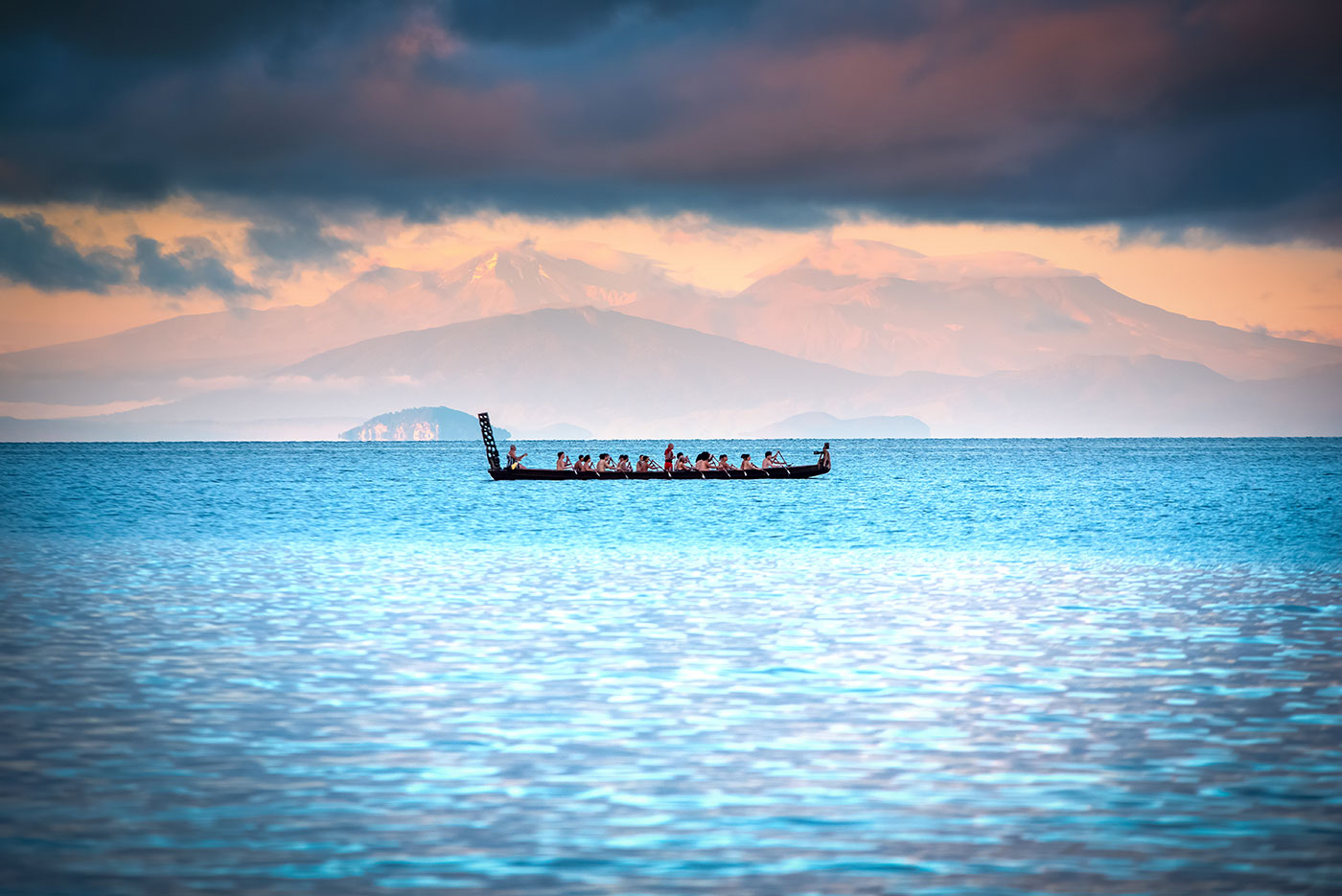 Ngāti Tūwharetoa Waka | Mike Little Photography